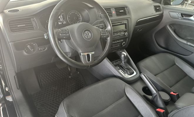 VW - VolksWagen JETTA Comfortline 2.0 T.Flex 8V 4p Tipt. 2012 Flex-2