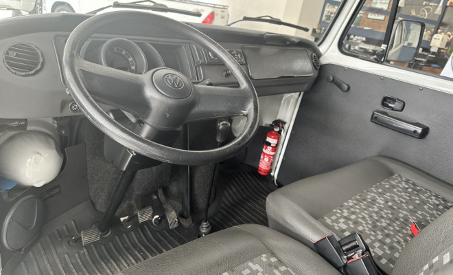 VW - VolksWagen Kombi Standard 1.4 Mi Total Flex 8V 2013 Flex-5