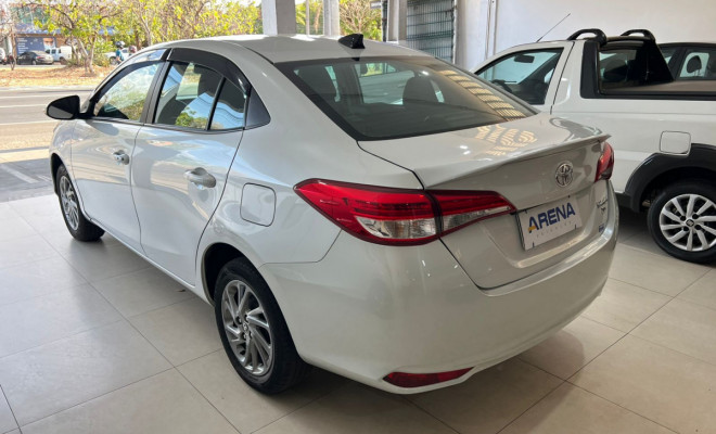 Toyota YARIS XS Sedan 1.5 Flex 16V 4p Aut. 2024 Flex-4