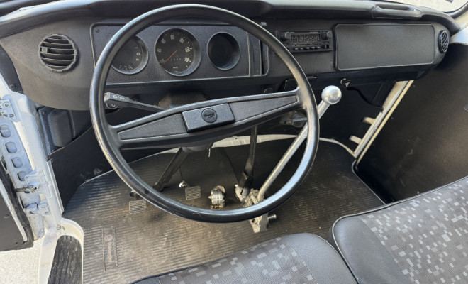 VW - VolksWagen Kombi Furgão 1988 Gasolina-9