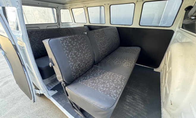 VW - VolksWagen Kombi Furgão 1988 Gasolina-6