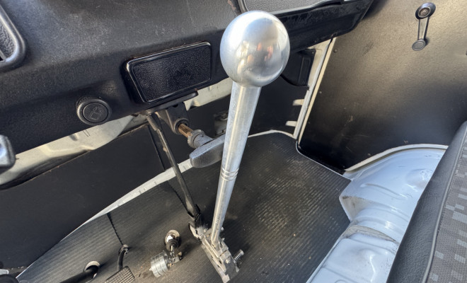 VW - VolksWagen Kombi Furgão 1988 Gasolina-13