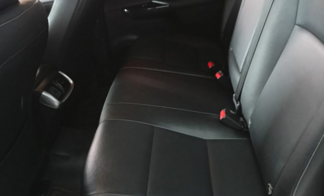 Toyota Hilux Cd Srv 4X4 2.8 TDI Diesel Aut. - foto 10
