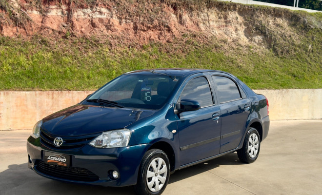 ETIOS XS Sedan 1.5 Mec. 2016 – O sedan econômico que oferece praticidade e conforto no dia a dia!