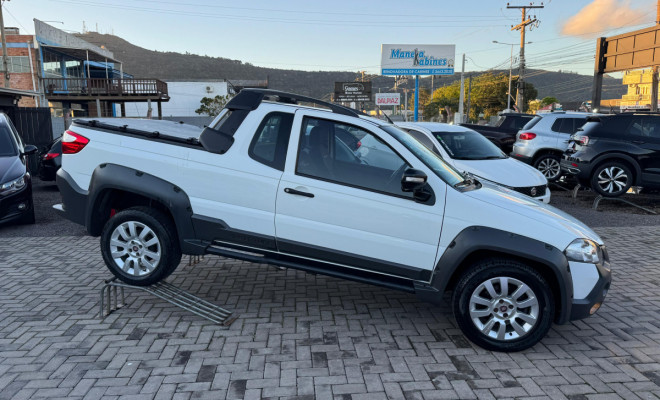 Fiat Strada Adventure 1.8/ 1.8 LOCKER Flex CE 2014 Flex-14
