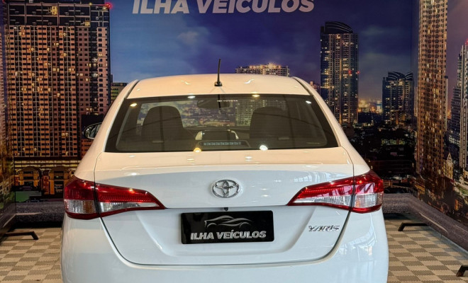 Toyota YARIS XL Live Sedan 1.5 Flex 16V 4p Aut. 2022 Flex-12