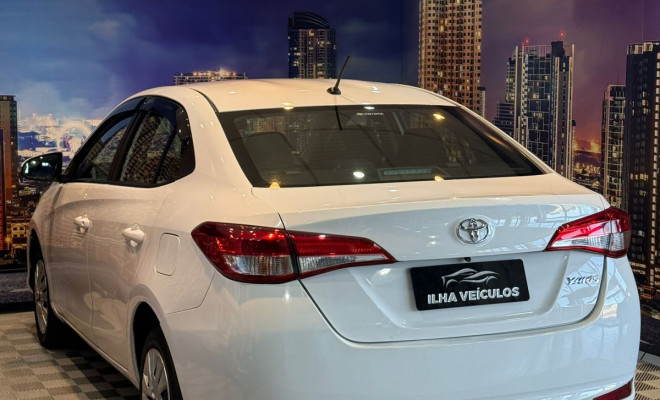 Toyota YARIS XL Live Sedan 1.5 Flex 16V 4p Aut. 2022 Flex-13