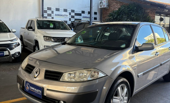 Renault Megane Sedan Dynamique 2.0 16V Aut. 2008 Gasolina-1