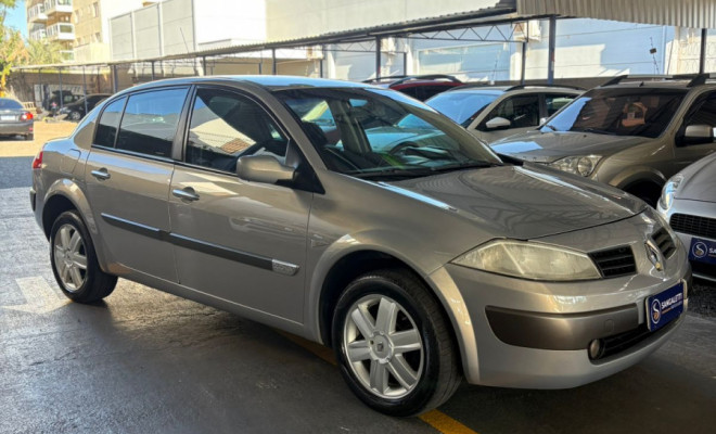Renault Megane Sedan Dynamique 2.0 16V Aut. 2008 Gasolina-0