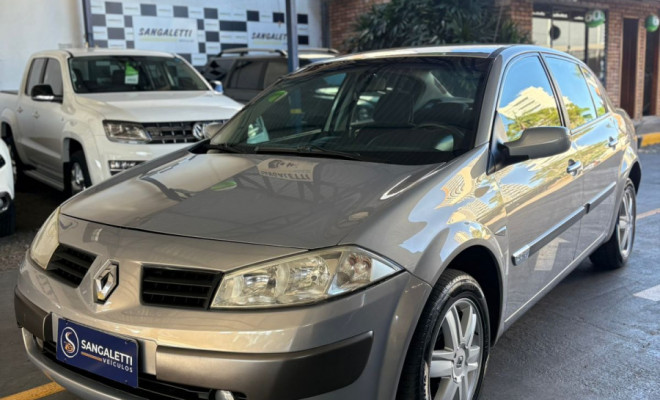 Renault Megane Sedan Dynamique 2.0 16V Aut. 2008 Gasolina