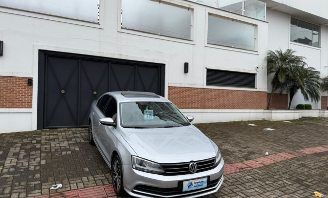 VW - VolksWagen JETTA Comfortline 2.0 T.Flex 8V 4p Tipt. 2016 Flex-0