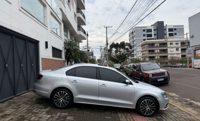 VW - VolksWagen JETTA Comfortline 2.0 T.Flex 8V 4p Tipt. 2016 Flex-2