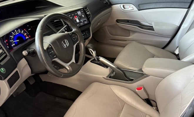 Honda Civic Sedan LXR 2.0-4