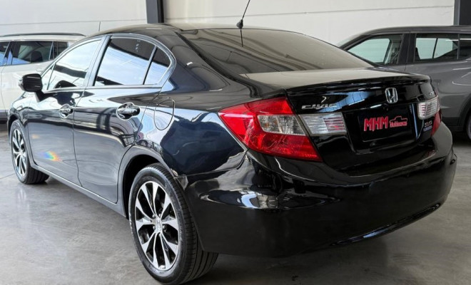 Honda Civic Sedan LXR 2.0-2