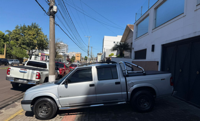 GM - Chevrolet S10 Pick-Up 2.4 MPFI 8v 128cv CD 4p 2003 Gasolina-3