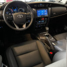 Toyota Hilux SW4 SRX Platinum 2.8 TB 4x4 7 Lugares Diesel Aut. 2025-5