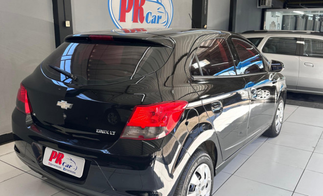 GM - Chevrolet ONIX HATCH LT 1.4 8V FlexPower 5p Mec. 2014 Flex-3