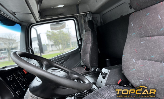 MERCEDES-BENZ Atego 2425 3-Eixos 2p (diesel) 2010 Diesel-6