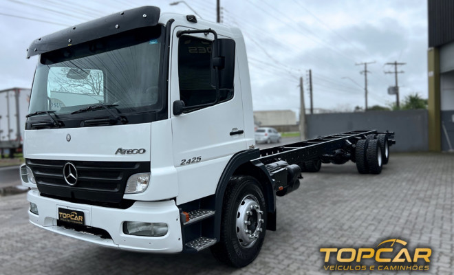 MERCEDES-BENZ Atego 2425 3-Eixos 2p (diesel) 2010 Diesel-1