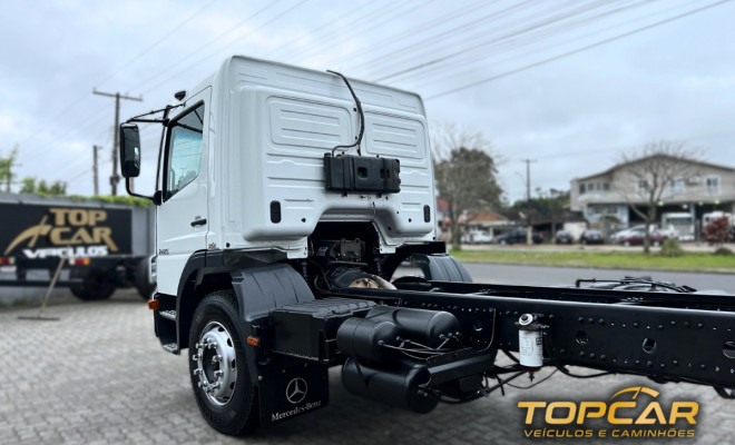 MERCEDES-BENZ Atego 2425 3-Eixos 2p (diesel) 2010 Diesel-5
