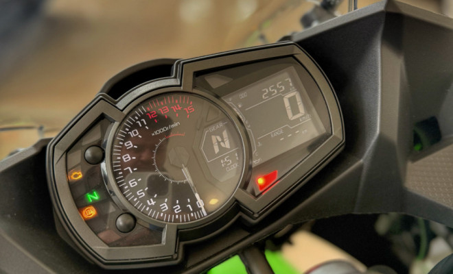 KAWASAKI NINJA 400 2023 Gasolina-4