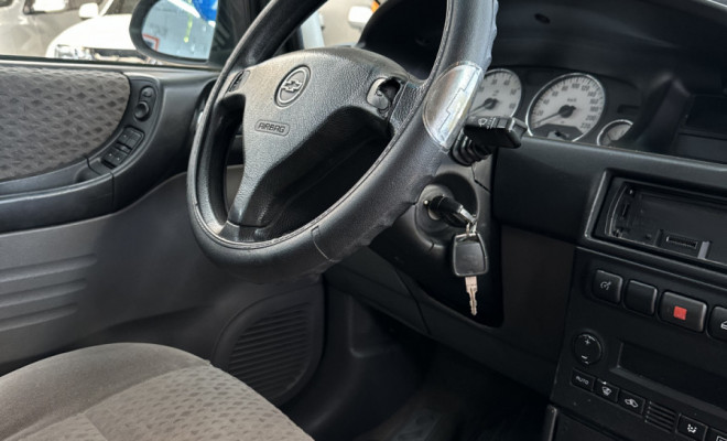 GM - Chevrolet Zafira Eleg.2.0 MPFI FlexPower 8V 5p Aut 2009 Flex-7