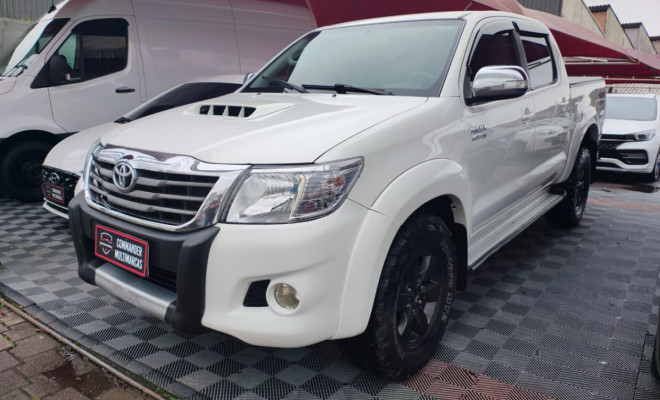 Toyota Hilux CD SRV D4-D 4x4 3.0 TDI Diesel Aut 2013 Diesel-0