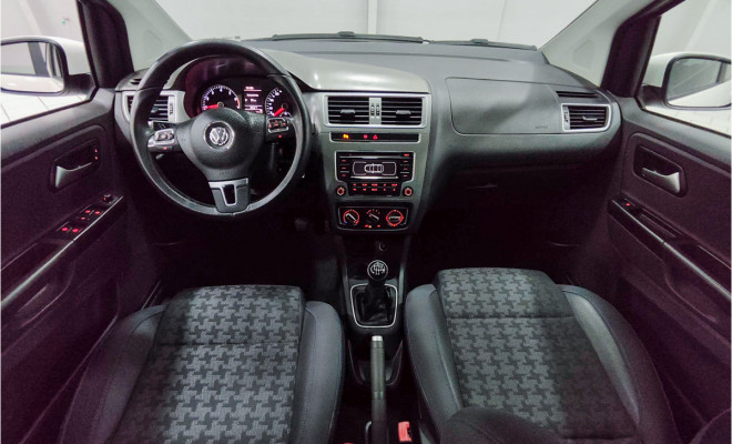 VolksWagen Fox 1.6 MSI Flex Completo-10