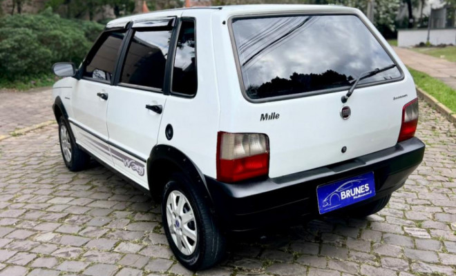 Fiat Uno Mille Celeb. WAY ECON. 1.0 F.Flex 4p 2011 Flex-15