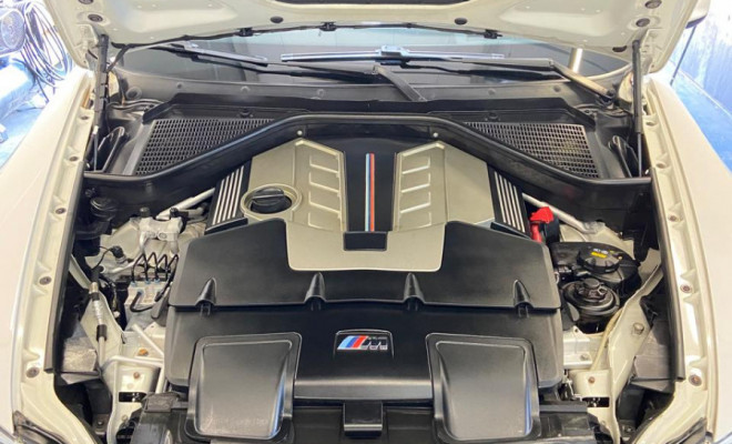 BMW X6 M 4.4 4x4 V8 32V Bi Turbo Automática 2014-8