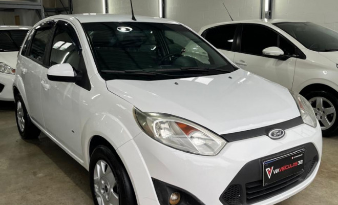 Ford Fiesta SE 1.6 8V Flex 5p 2014 Flex