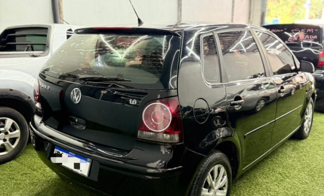 VW - VolksWagen Polo 1.6 Mi/ S.Ouro 1.6Mi 101cv 8V 5p 2004 Gasolina-1