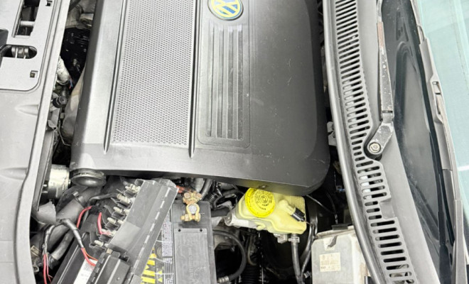 VW - VolksWagen Polo 1.6 Mi/ S.Ouro 1.6Mi 101cv 8V 5p 2004 Gasolina-7