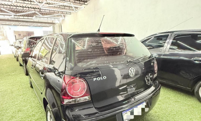 VW - VolksWagen Polo 1.6 Mi/ S.Ouro 1.6Mi 101cv 8V 5p 2004 Gasolina-3