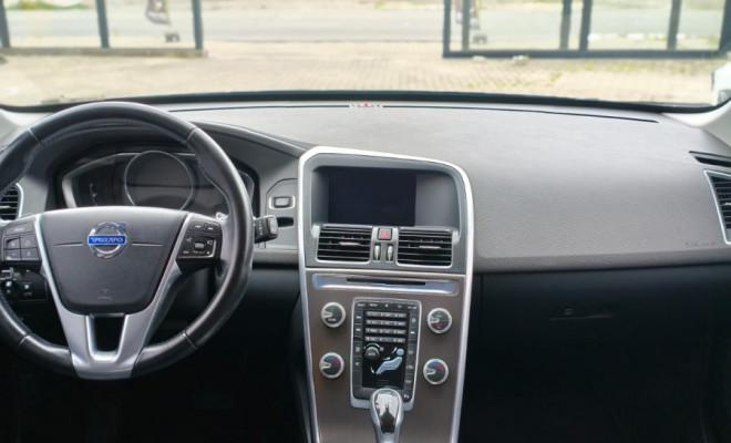Volvo XC 60 2.0 T5  5p 2015 Gasolina-11