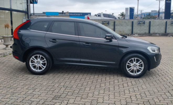 Volvo XC 60 2.0 T5  5p 2015 Gasolina-14
