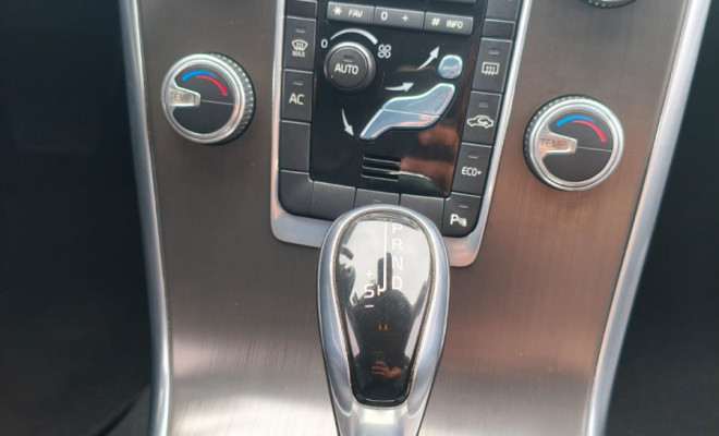 Volvo XC 60 2.0 T5  5p 2015 Gasolina-6