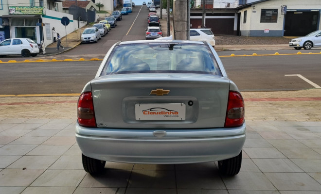 GM - Chevrolet Classic Life/LS 1.0 VHC FlexP. 4p 2010 Flex-4