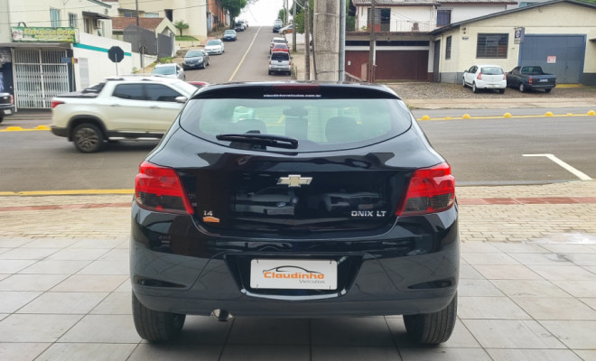 GM - Chevrolet ONIX HATCH LT 1.4 8V FlexPower 5p Mec. 2013 Flex-4