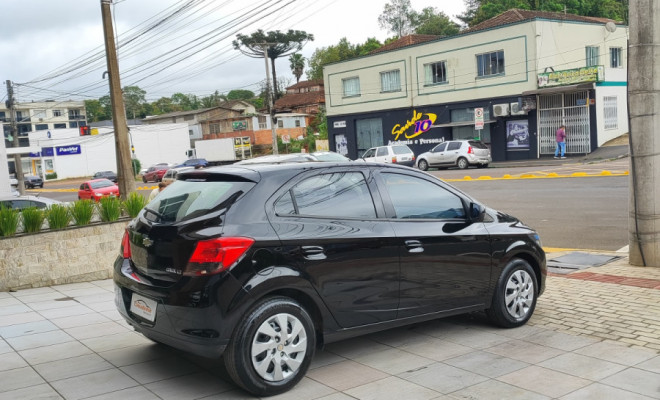 GM - Chevrolet ONIX HATCH LT 1.4 8V FlexPower 5p Mec. 2013 Flex-1