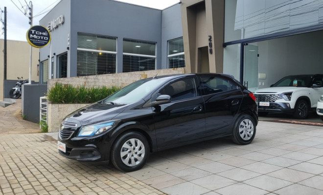 GM - Chevrolet ONIX HATCH LT 1.4 8V FlexPower 5p Mec. 2013 Flex-0