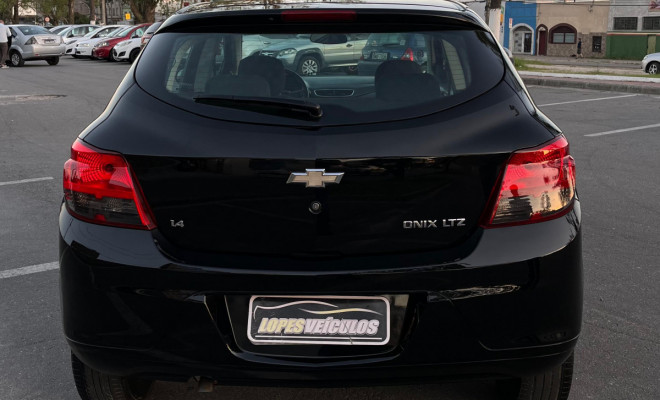 GM - Chevrolet ONIX HATCH LTZ 1.4 8V FlexPower 5p Mec. 2016 Flex-4