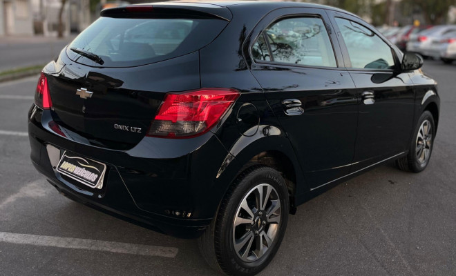 GM - Chevrolet ONIX HATCH LTZ 1.4 8V FlexPower 5p Mec. 2016 Flex-5