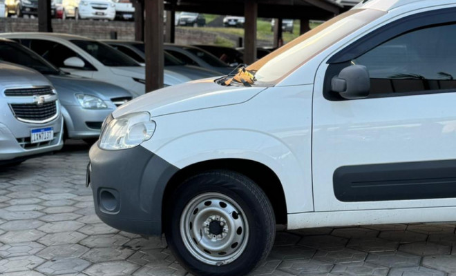 Fiat Fiorino Furgão Work. HARD 1.4 Flex 8V 2p 2017 Flex-0