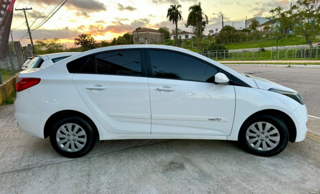Hyundai HB20S Unique 1.0 Flex - 2019-1