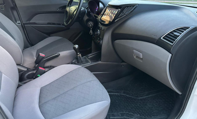 Hyundai HB20S Unique 1.0 Flex - 2019-7