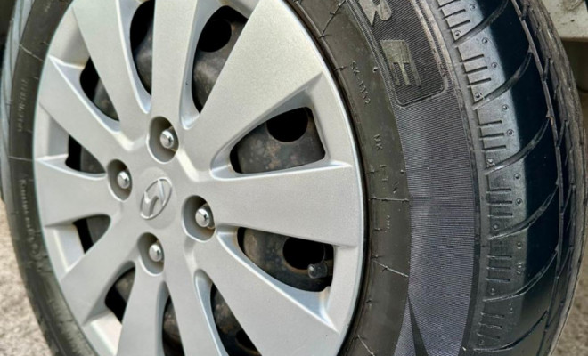 Hyundai HB20S Unique 1.0 Flex - 2019-6