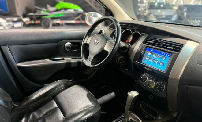 Nissan LIVINA SL 1.8 16V Flex Fuel Aut. 2013 Flex-4