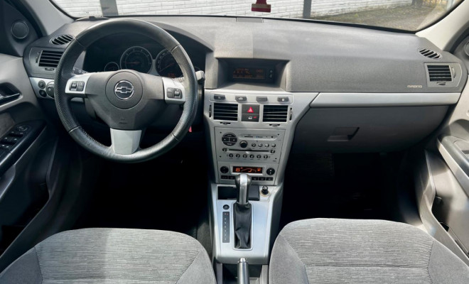 GM - Vectra Elegan. 2.0 MPFI 8V Aut. 2011-4