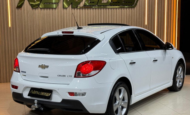 GM - Chevrolet CRUZE HB Sport LTZ 1.8 16V FlexP. 5p Aut 2014 Flex-4